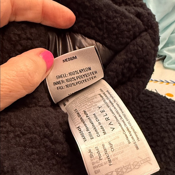 Varley Ellis Reversible Faux Shearling Lined Puffer Vest - size M - NEW - Picture 11 of 12